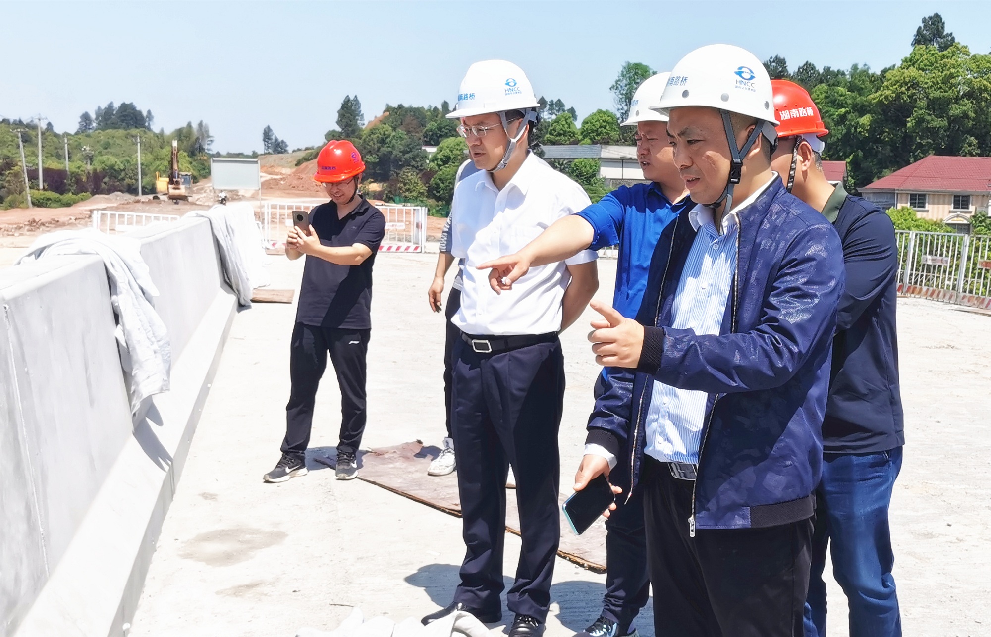 杨雄伟督查江杉项目_20210501_副本.jpg